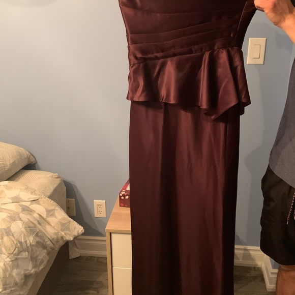 Laundry by shelli burgundy gown - Picture 2 of 7